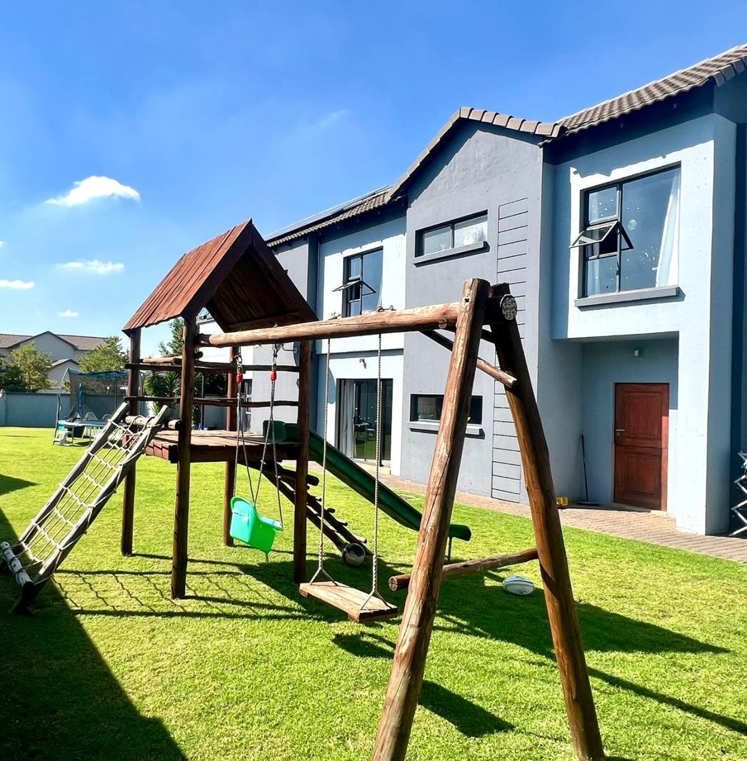 4 Bedroom House in Midstream Estate