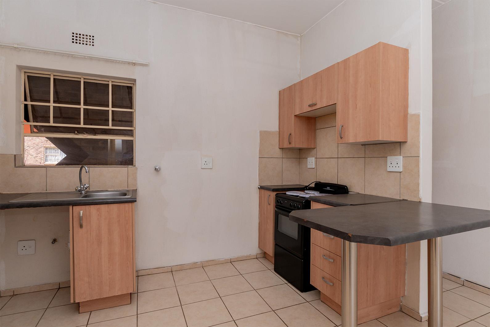 1 Bedroom Apartment in Crystal Park
