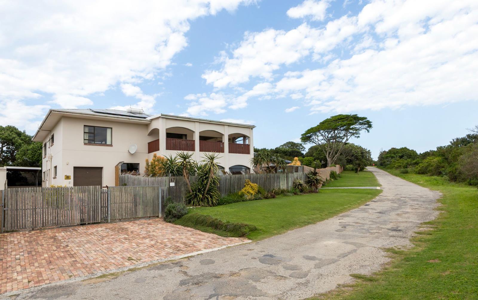 3 Bedroom House in Kenton On Sea