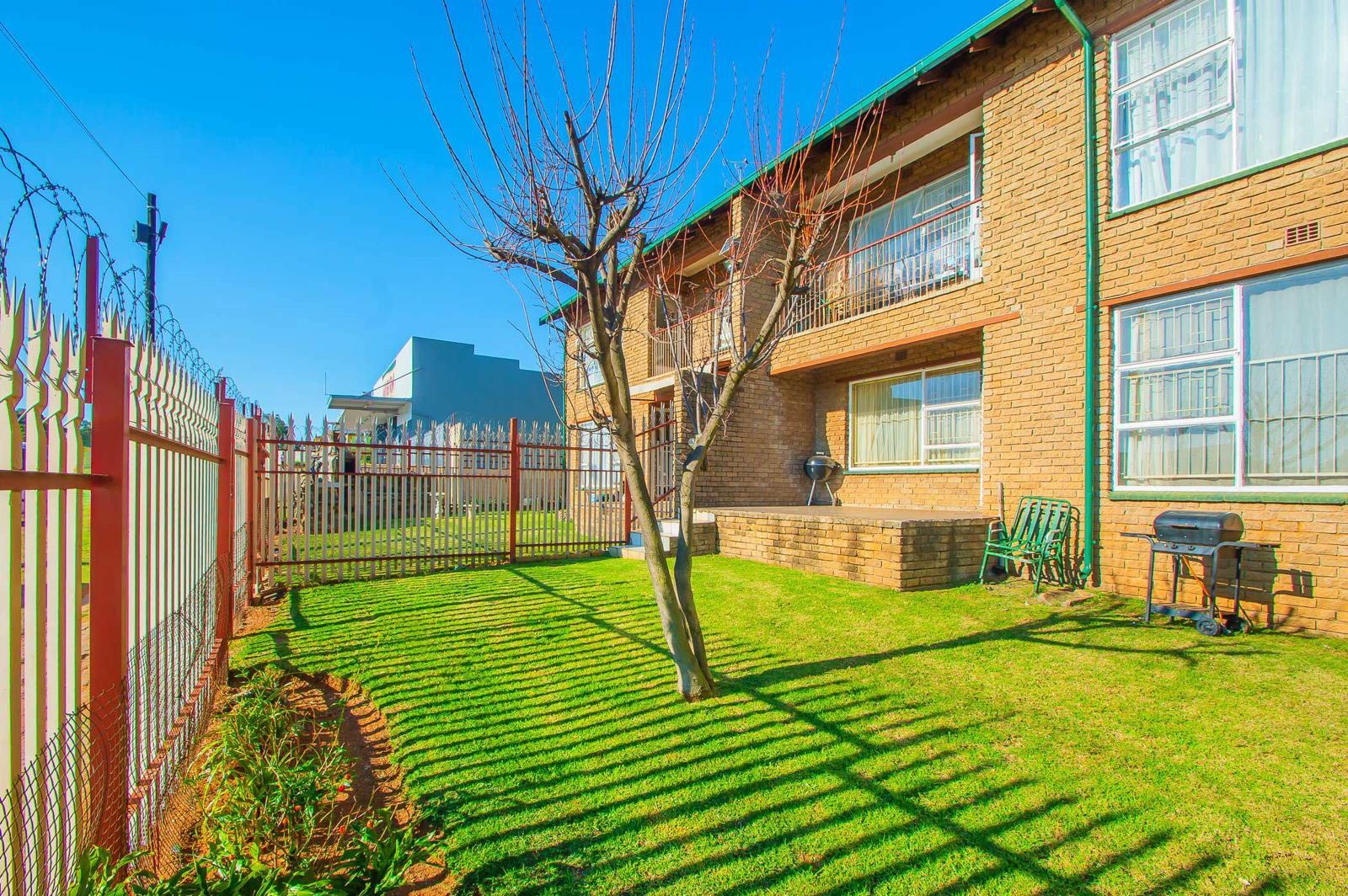 2 Bedroom Apartment in Krugersdorp North