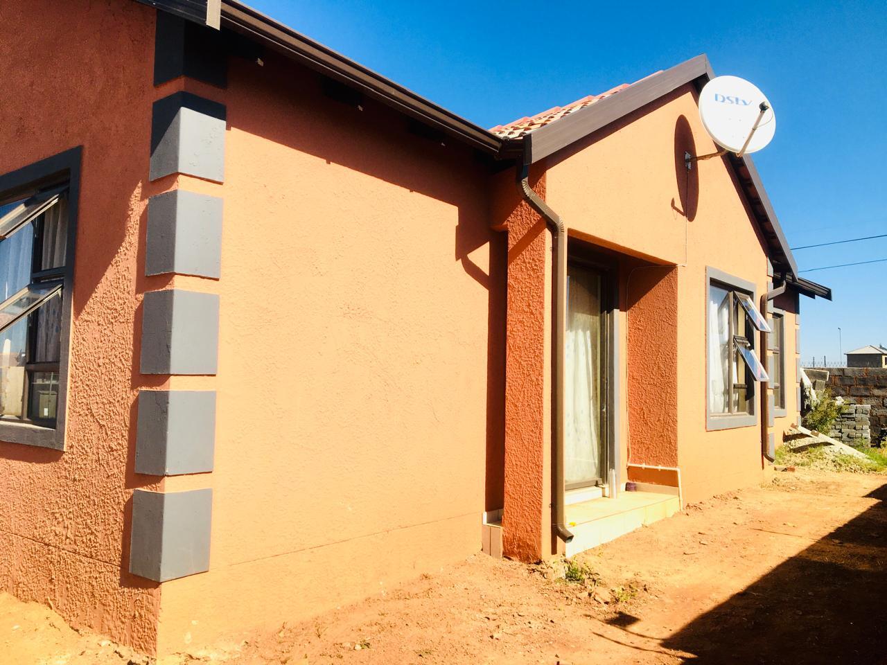 3 Bedroom House in Sharon Park