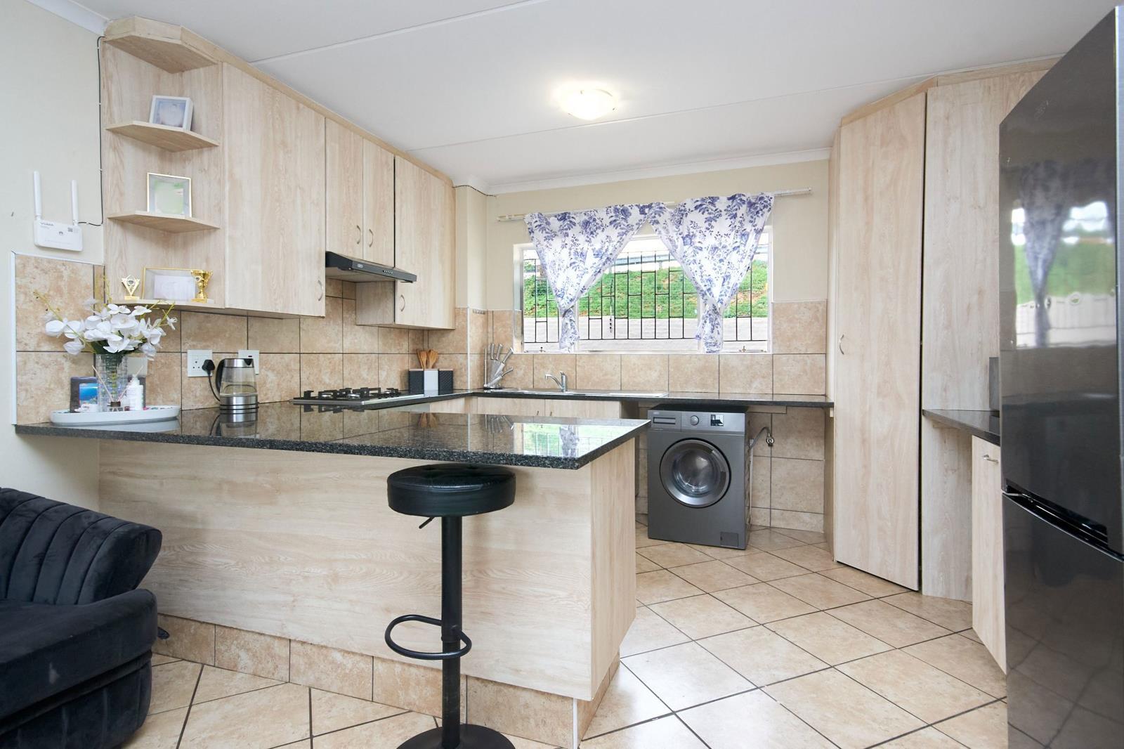 2 Bedroom Apartment in Florida Glen