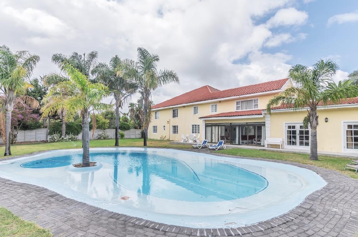 1 Bedroom Apartment in Somerset West Central