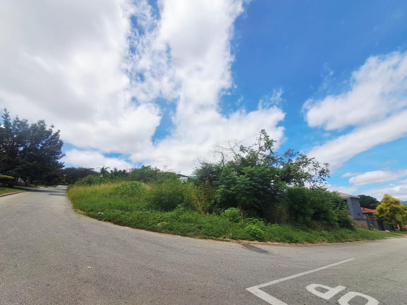 832 m² Land available in Stonehenge