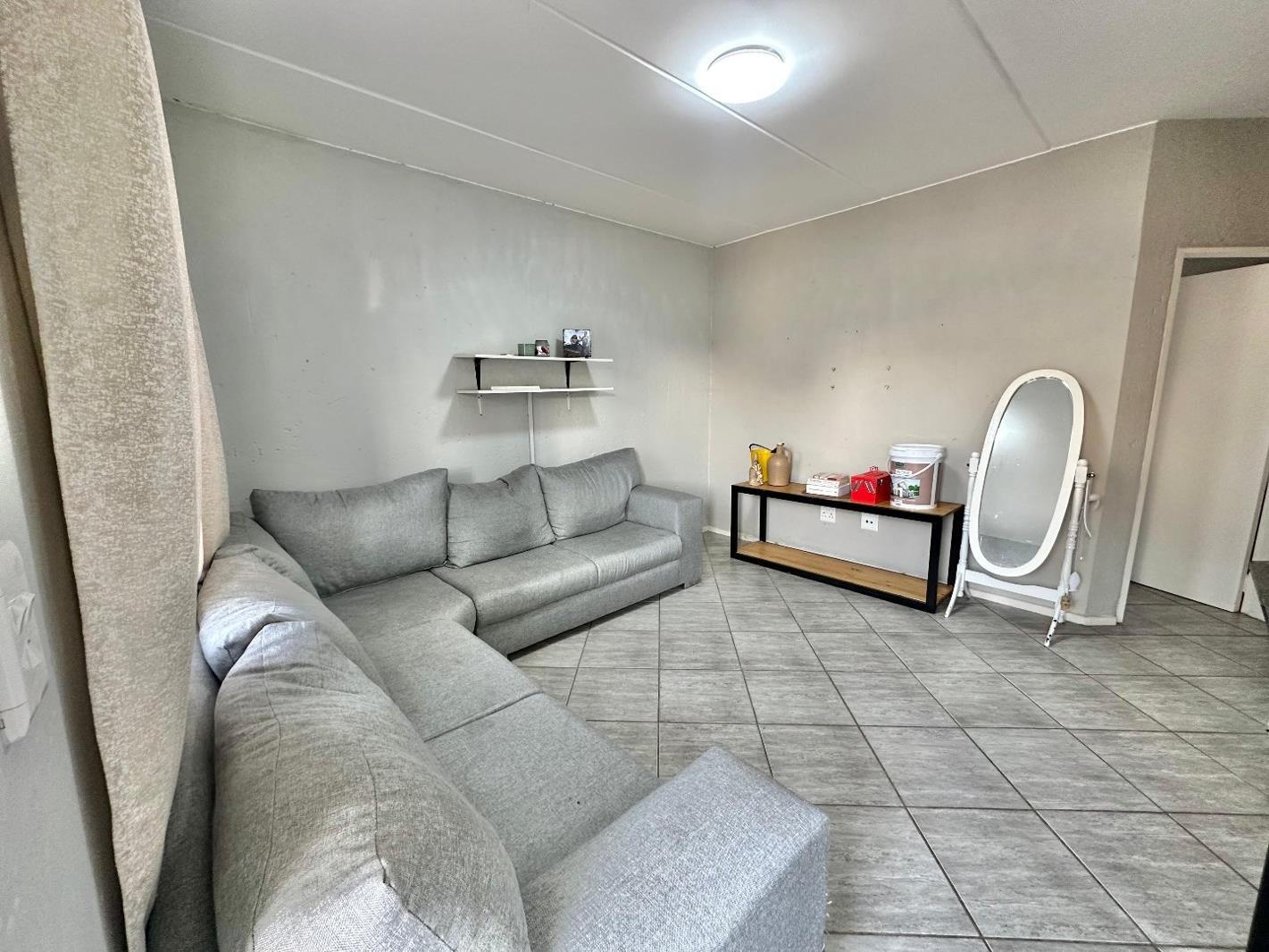 2 Bedroom Apartment in Van Der Hoff Park