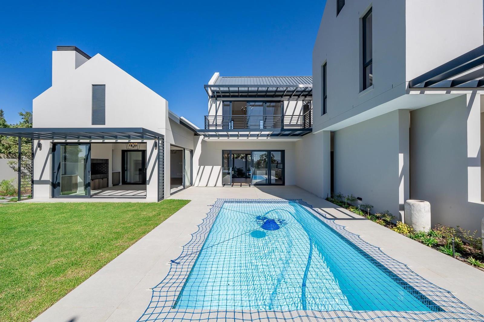 4 Bedroom House in Graanendal