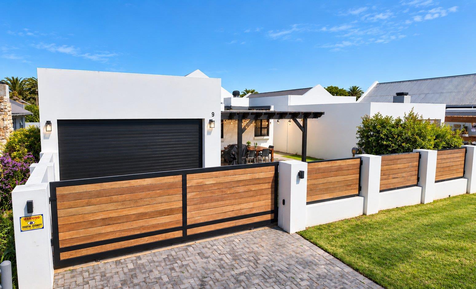 4 Bedroom House in Stilbaai Wes