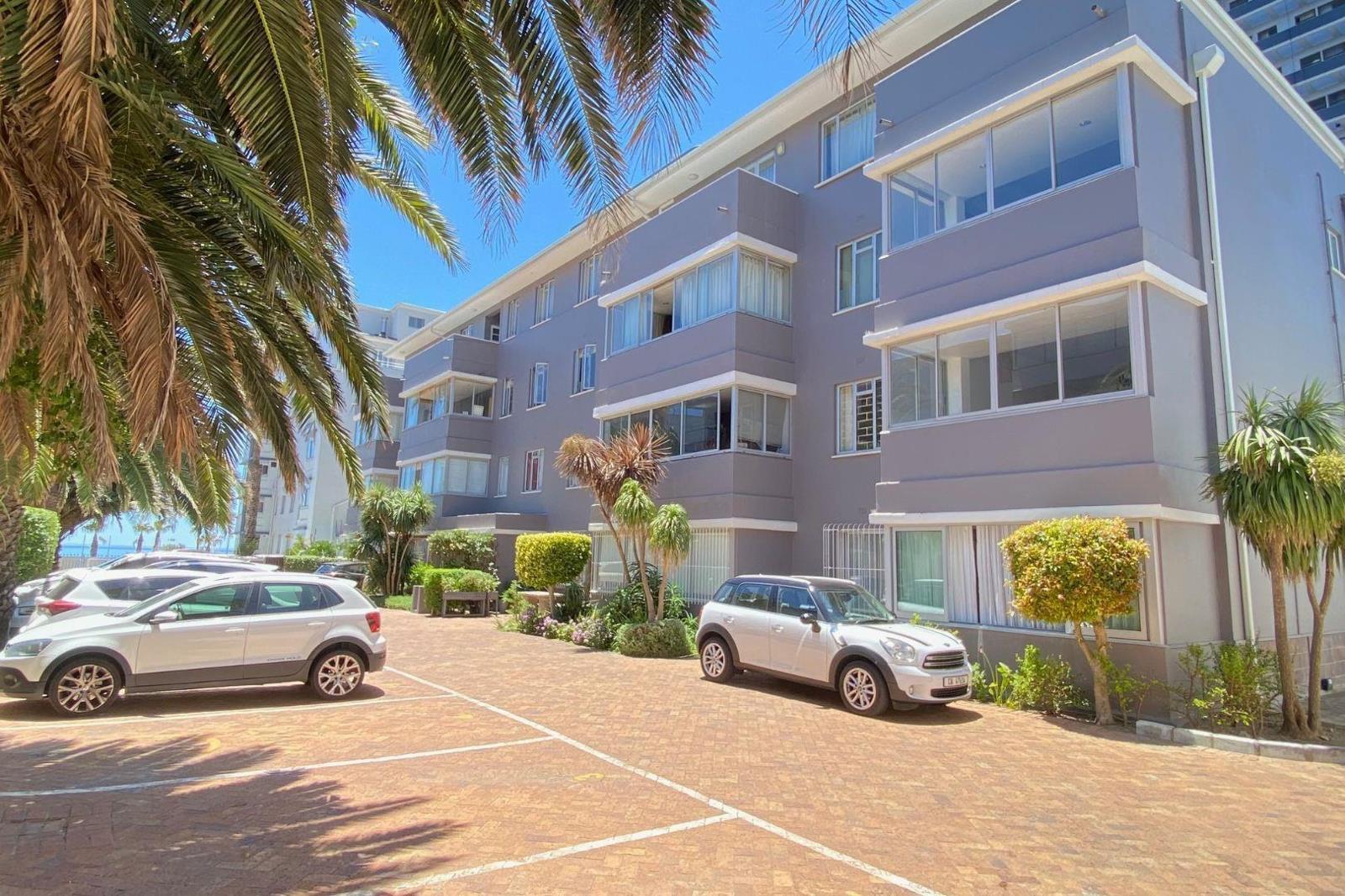 2 Bedroom Apartment in Three Anchor Bay