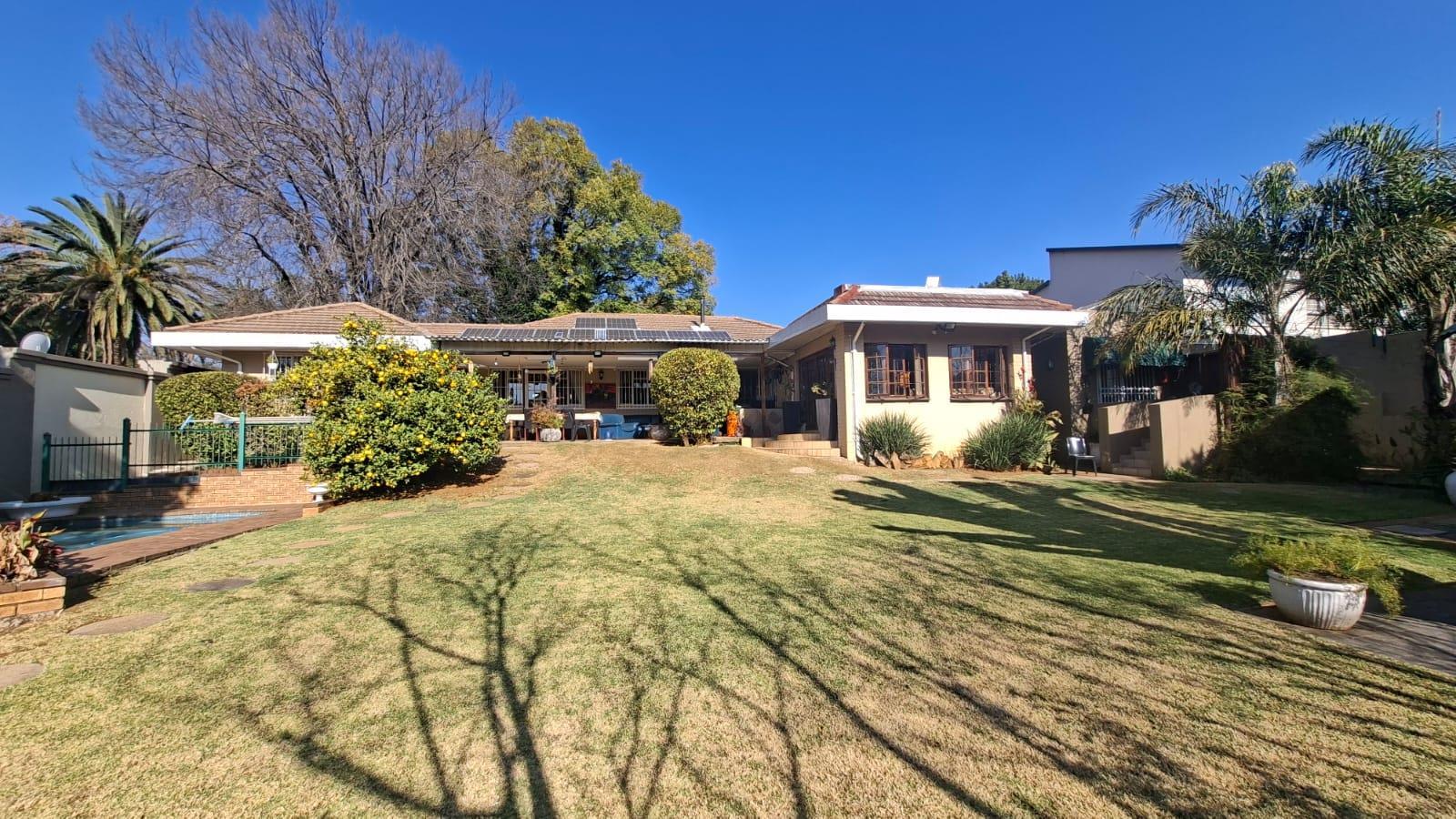 6 Bedroom House in Waverley