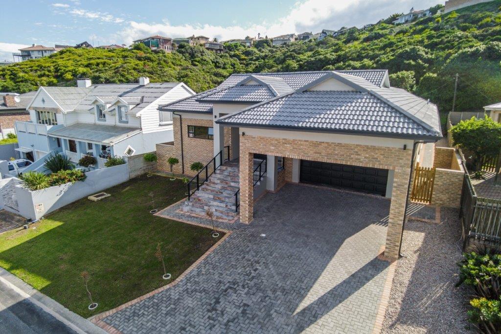 4 Bedroom House in Dana Bay