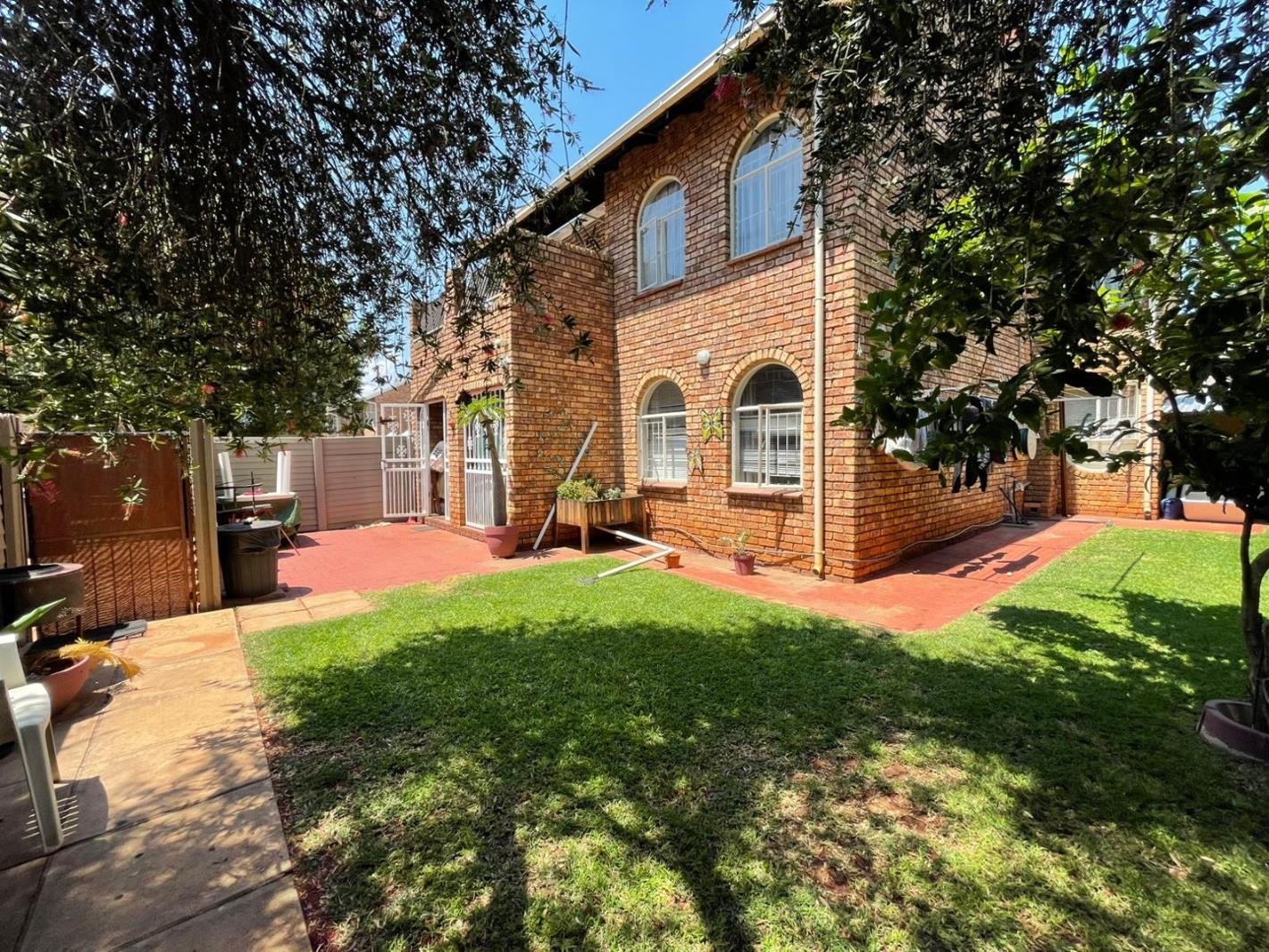 3 Bedroom Townhouse in Doornpoort