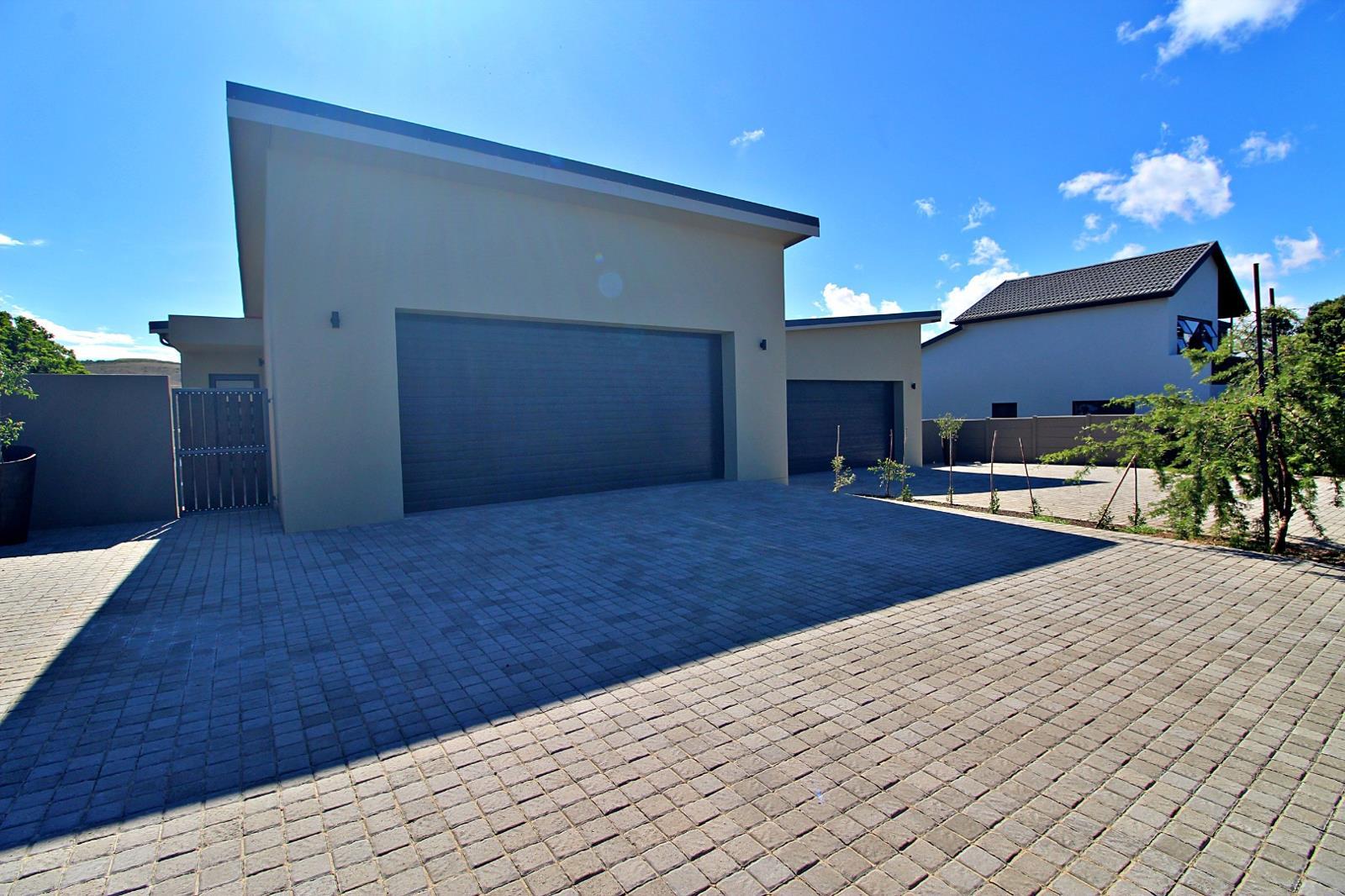 3 Bedroom Duet in Hartenbos Heuwels