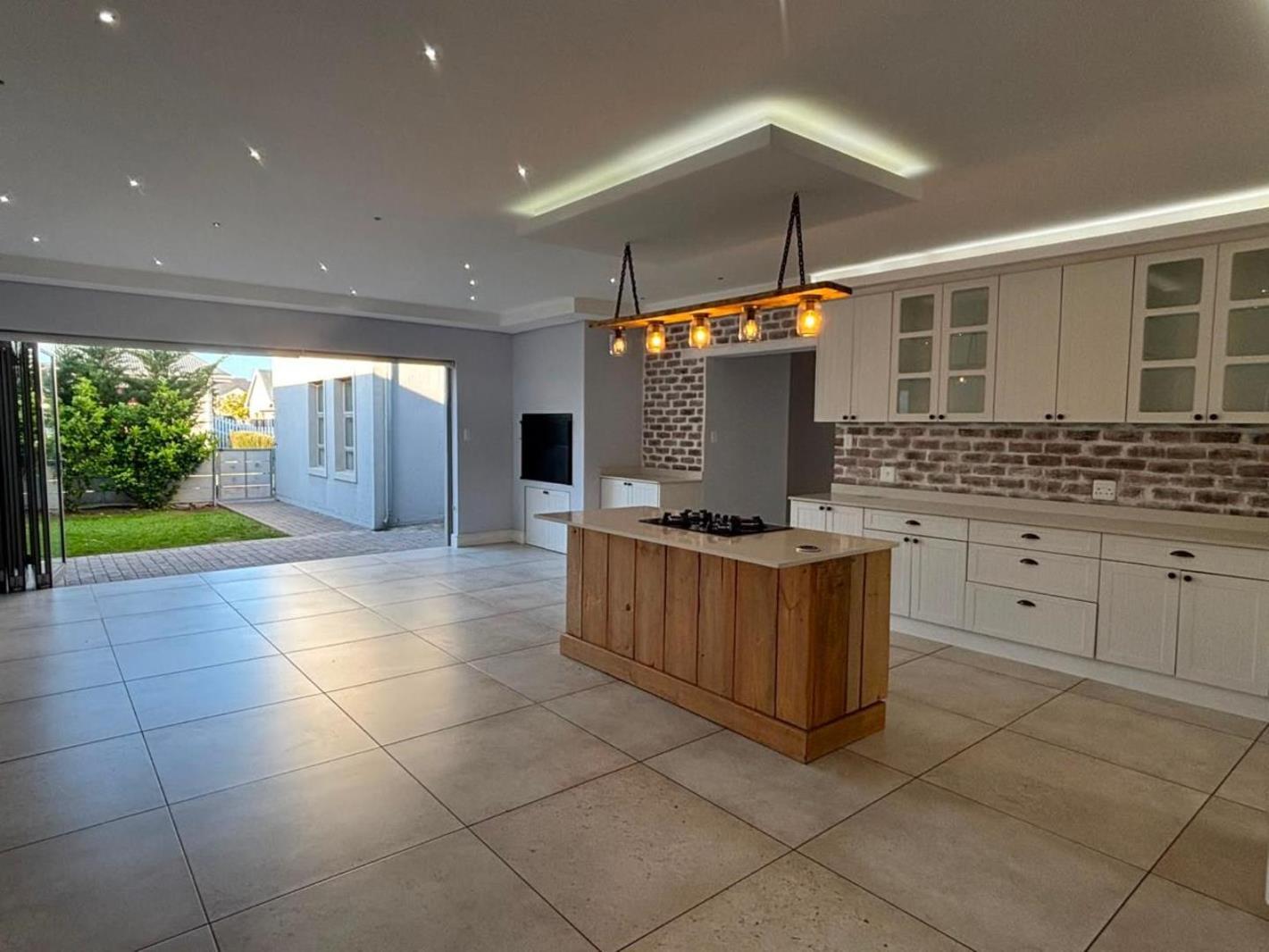 3 Bedroom House in Kraaibosch