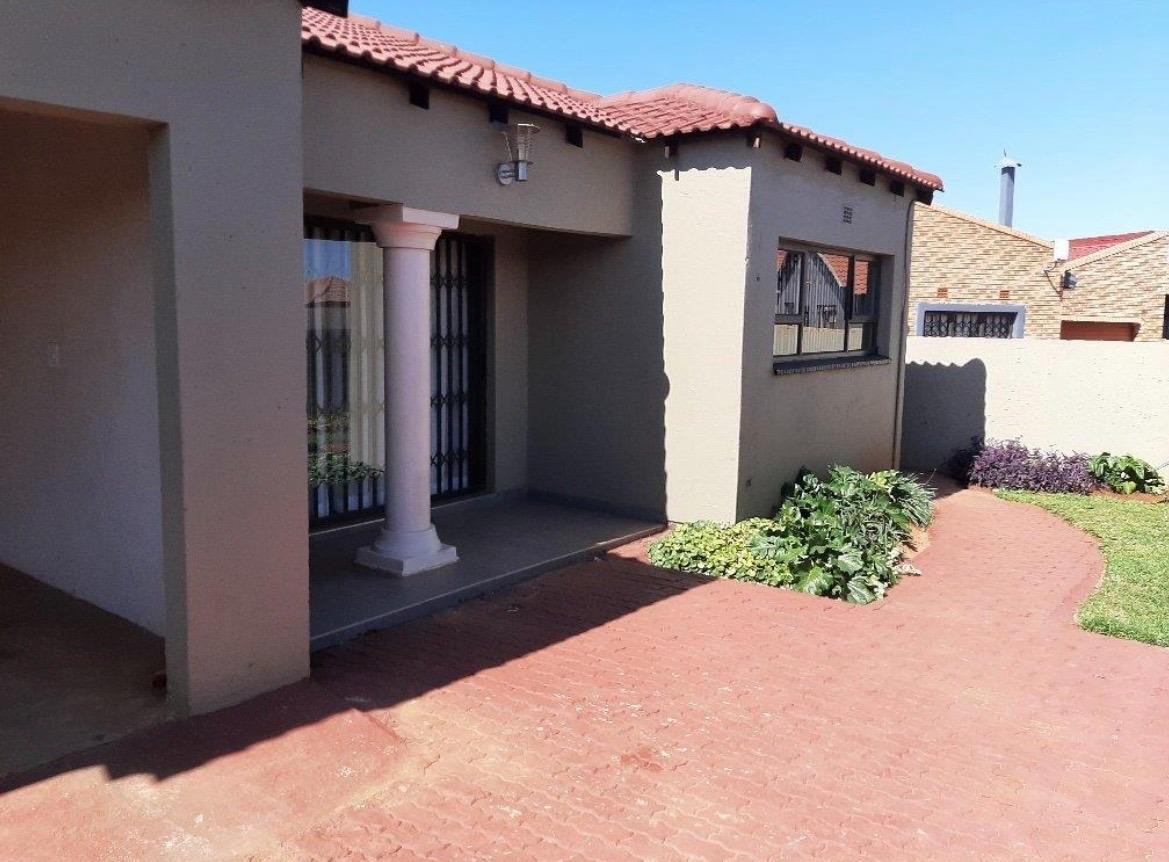 3 Bedroom House in Tokoza