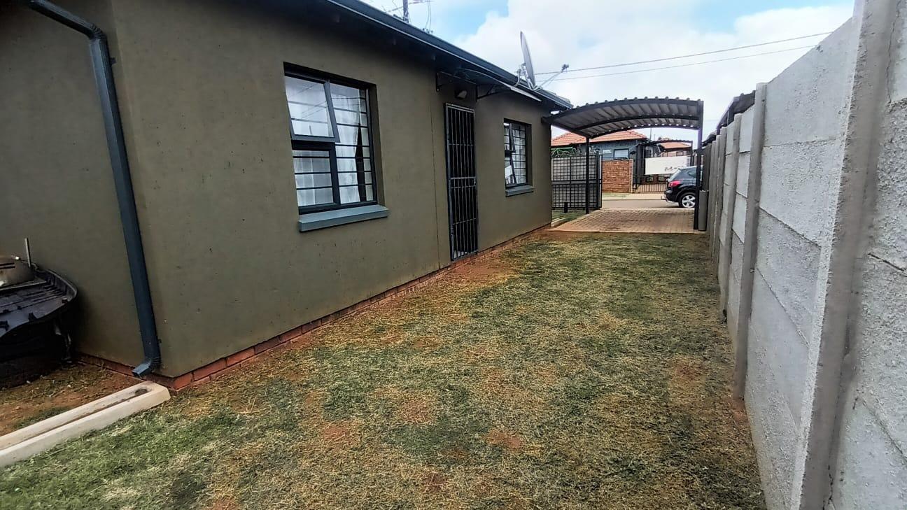2 Bedroom House in Protea Glen