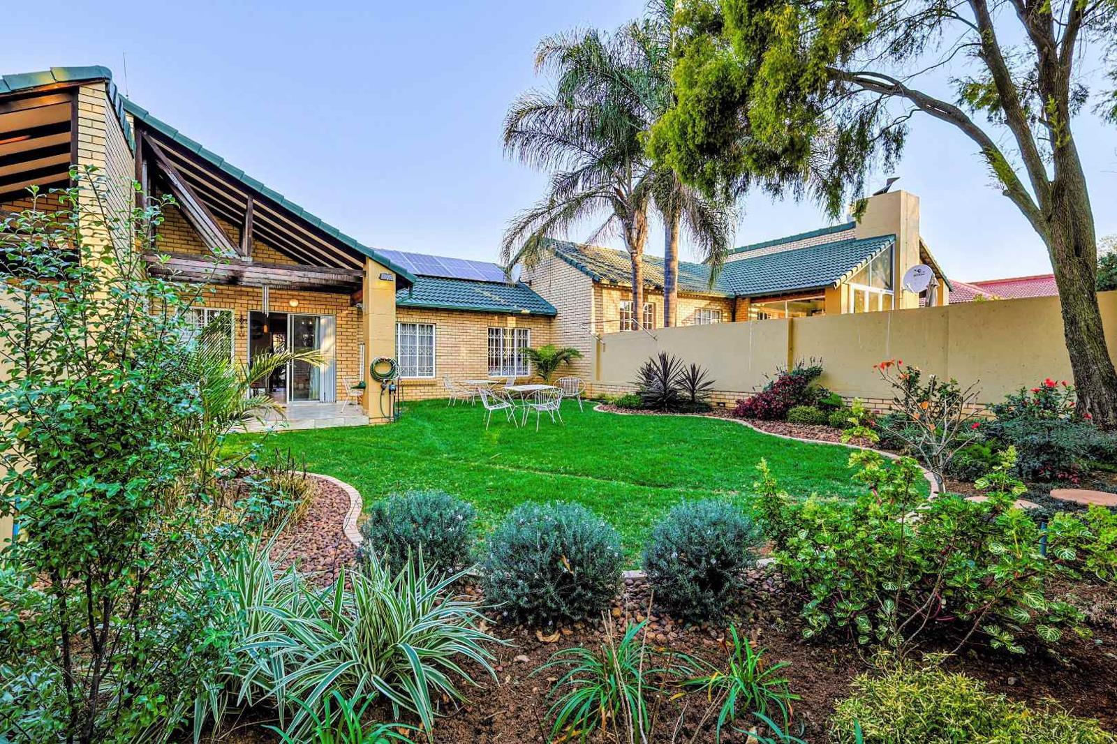 3 Bedroom Townhouse in Moreleta Park