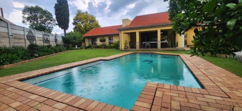 3 Bedroom House in Glen Marais