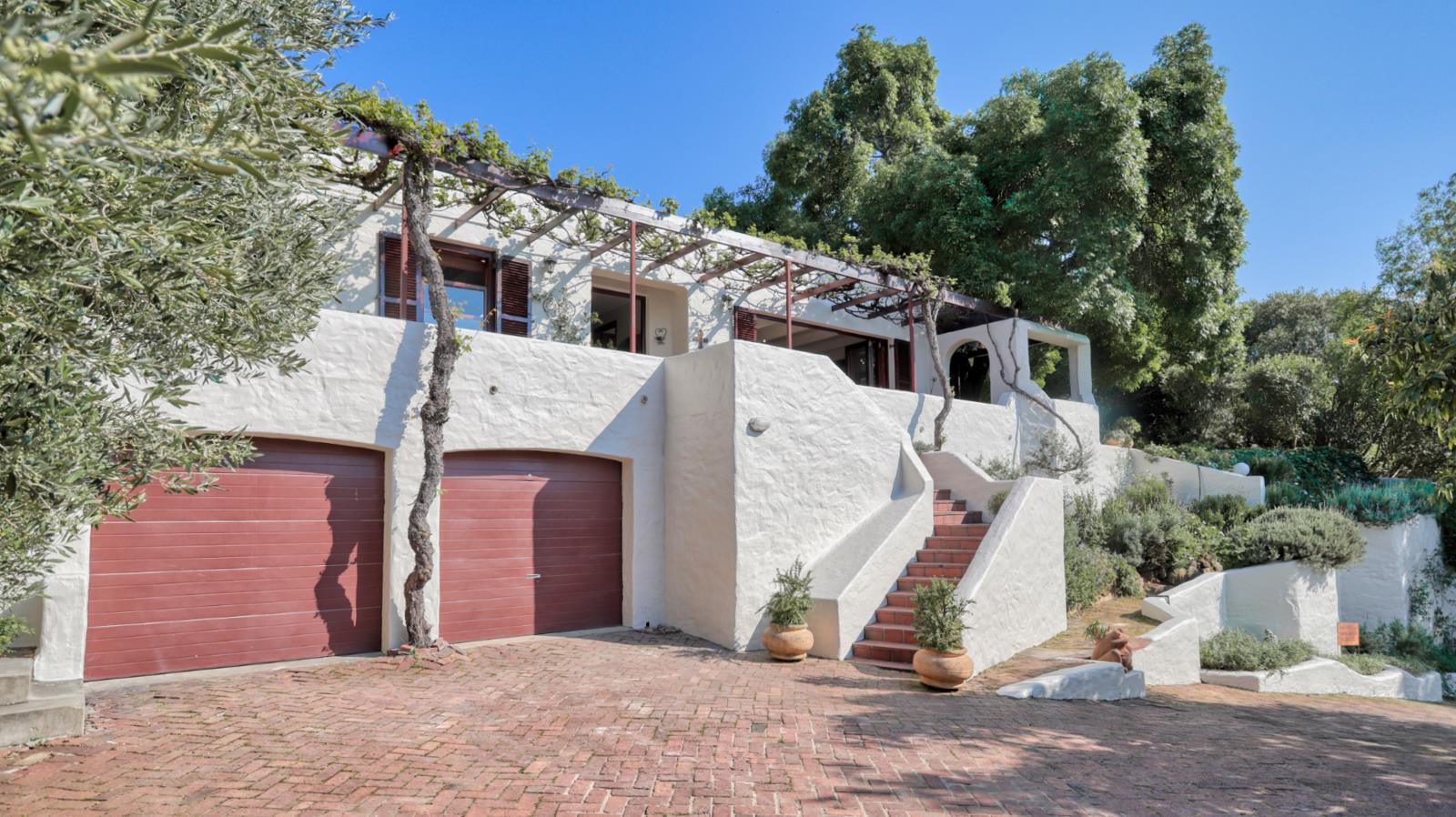 5 Bedroom House in Hoog En Droog