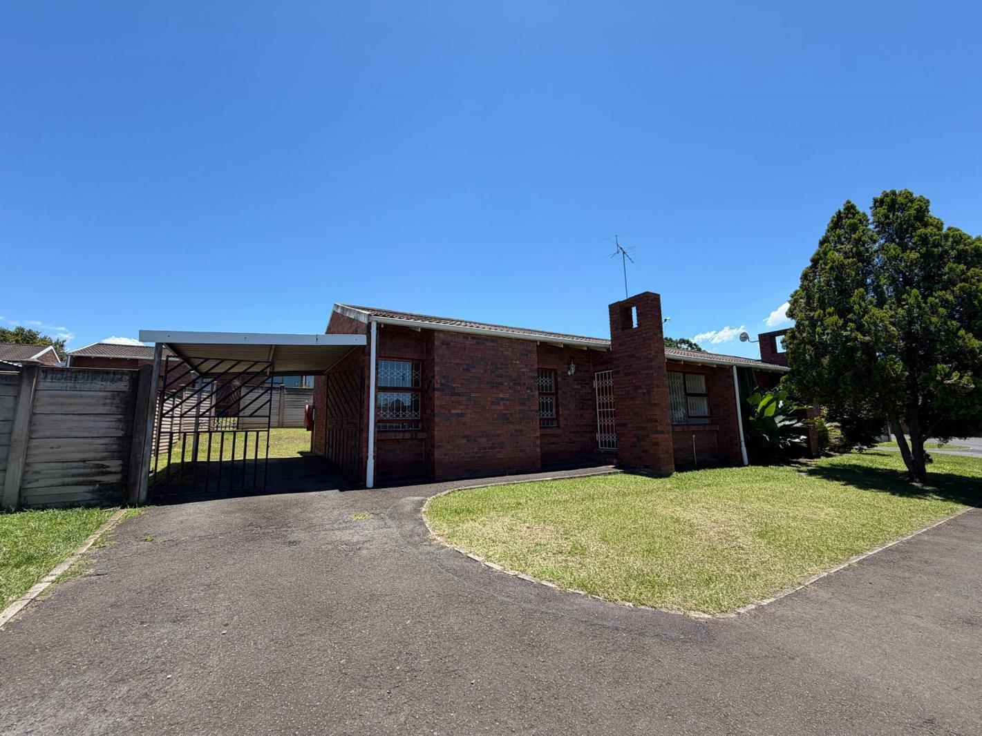 3 Bedroom Townhouse in Bisley