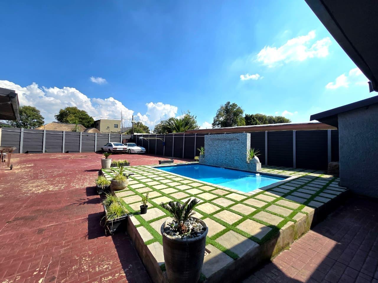5 Bedroom House in Raceview