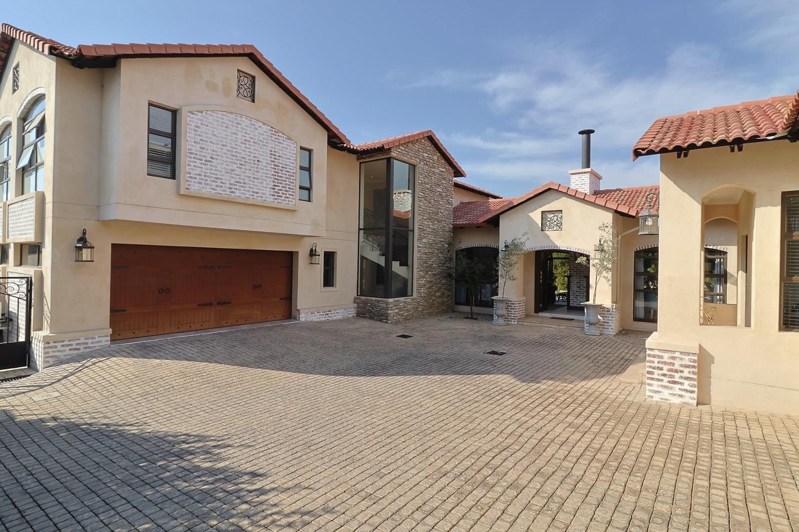 5 Bedroom House in Homes Haven