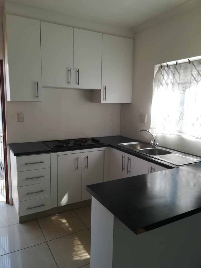 1 Bedroom Apartment in Yellowwood Park