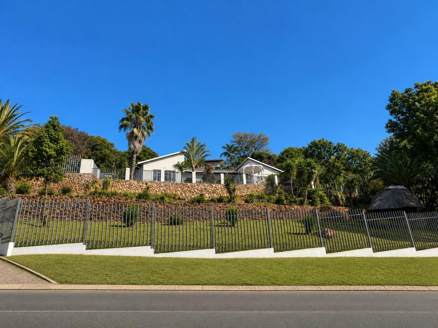 4 Bedroom House in Roodekrans