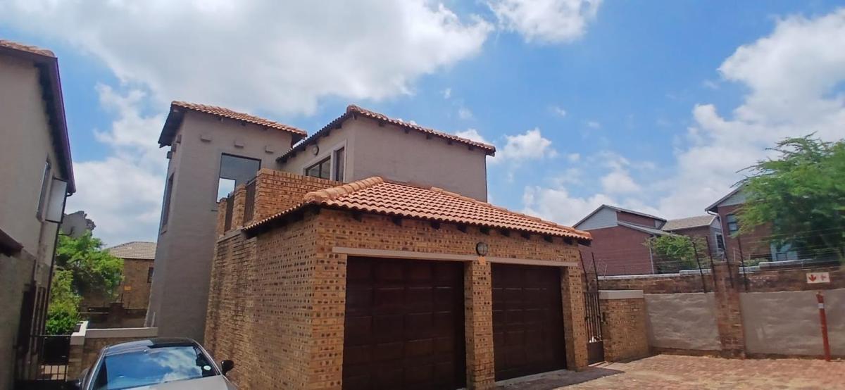 2 Bedroom Townhouse in Willowbrook