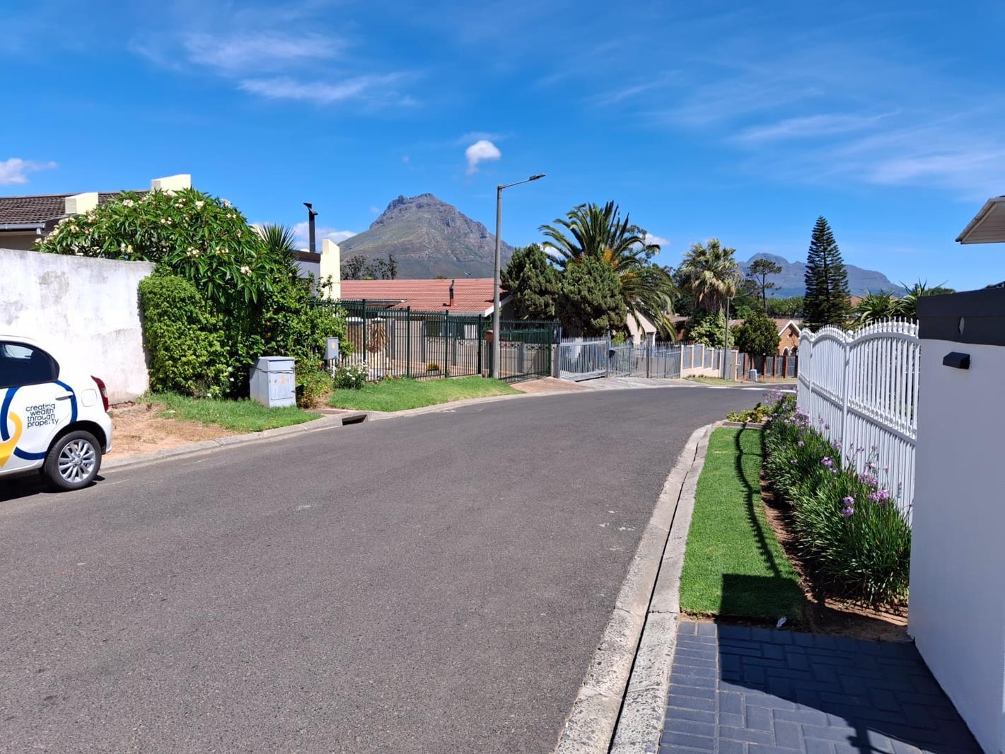 1 Bedroom House in Cloetesville