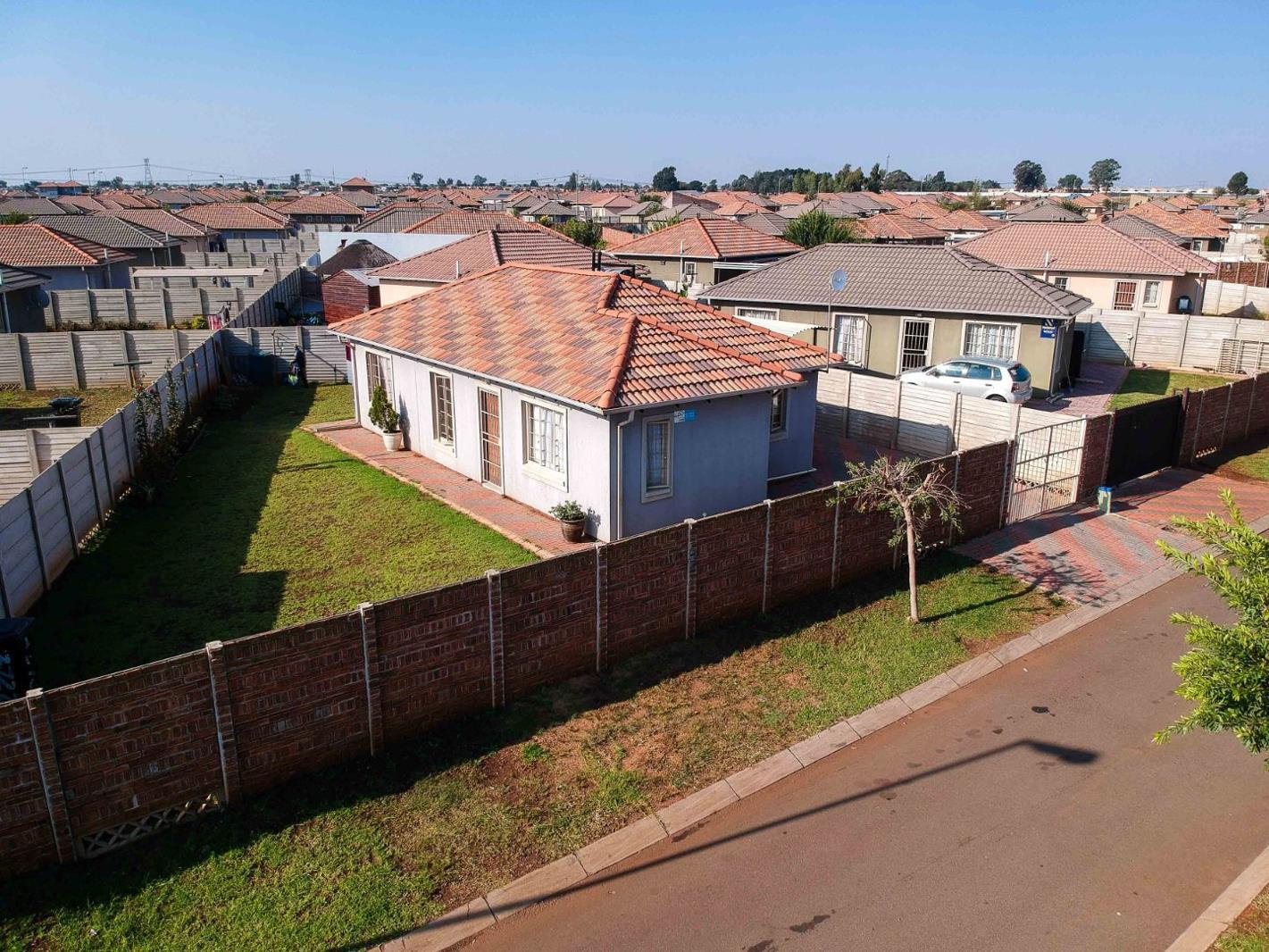 2 Bedroom House in Crystal Park