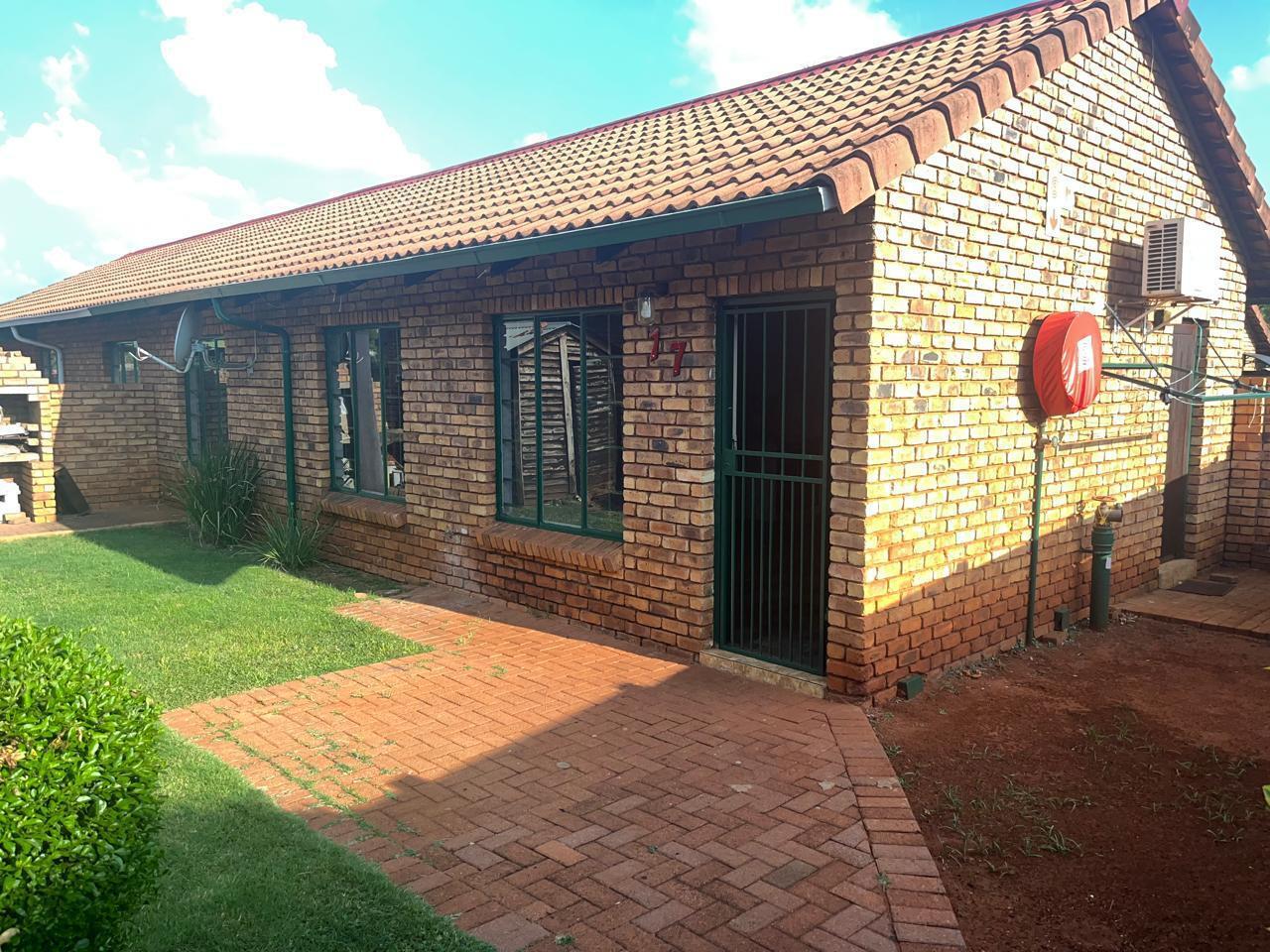 3 Bedroom House in Theresapark
