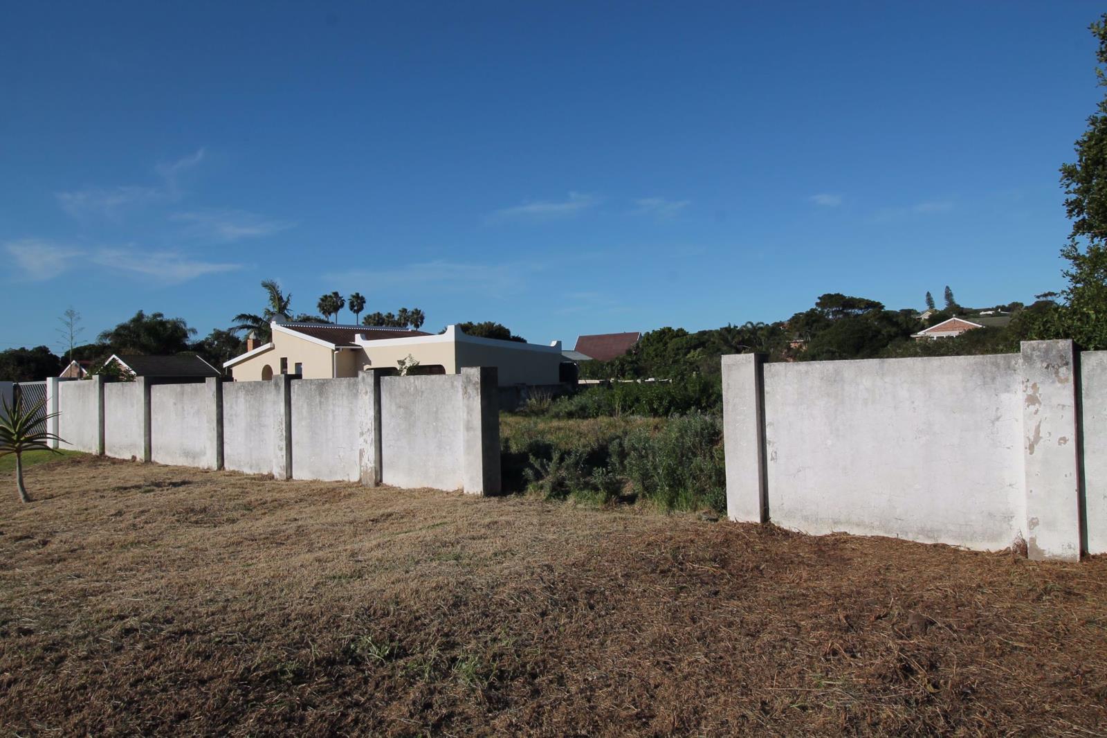 901 m² Land available in West Bank