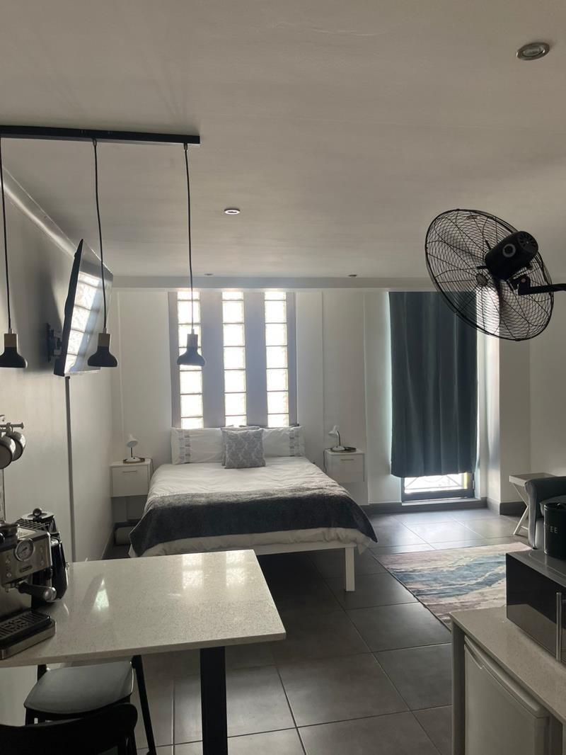 Studio apartment in Cape Town City Centre