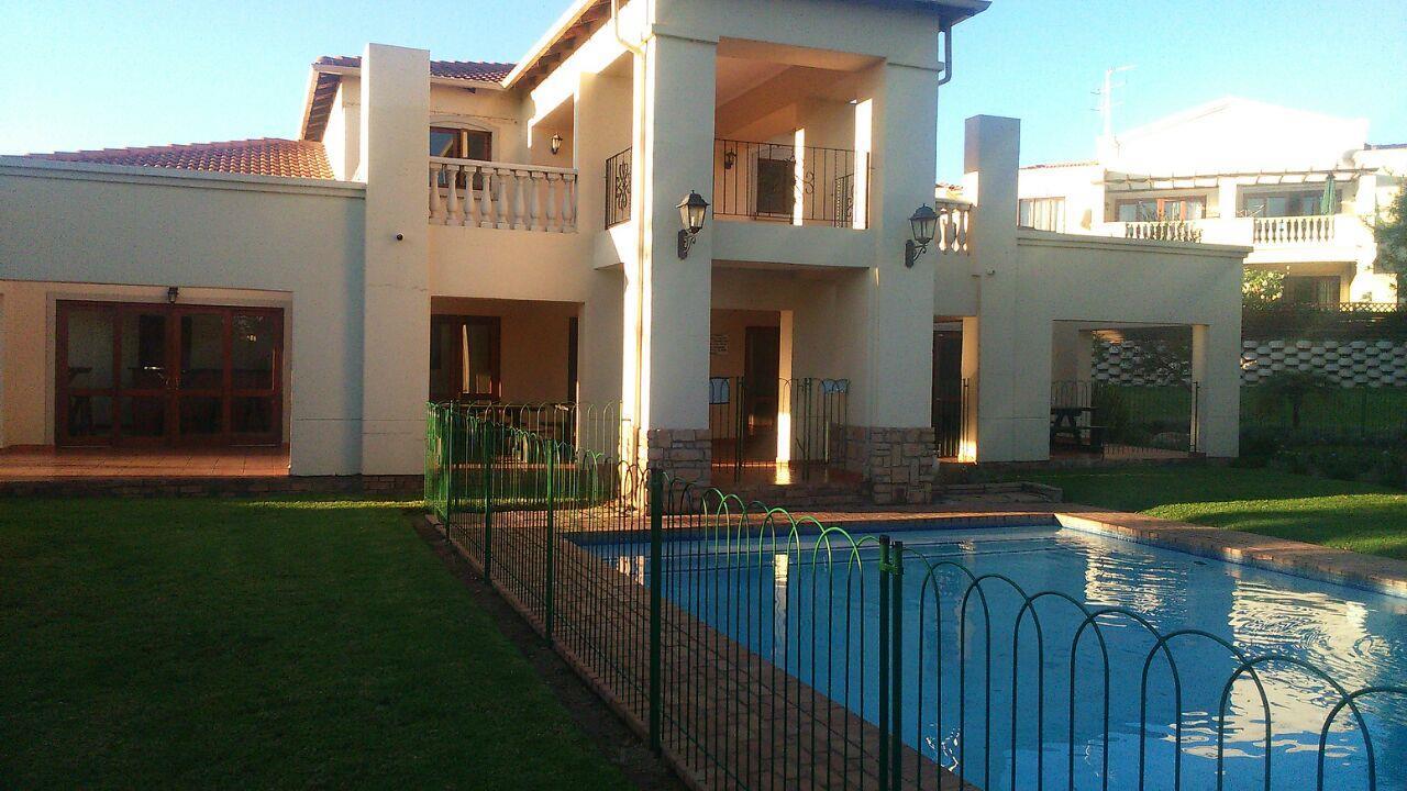 2 Bedroom Townhouse in Paulshof