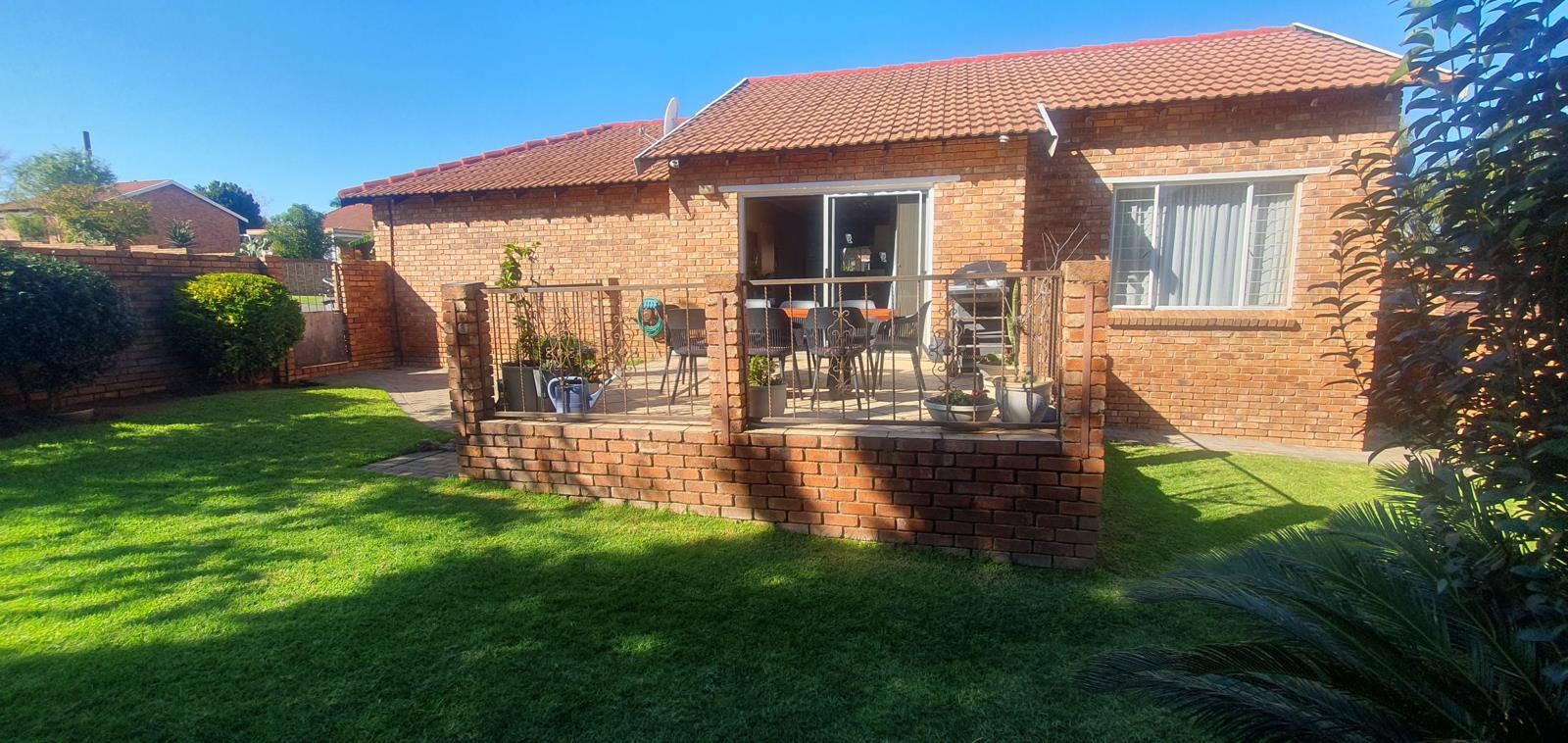 2 Bedroom Townhouse in Radiokop