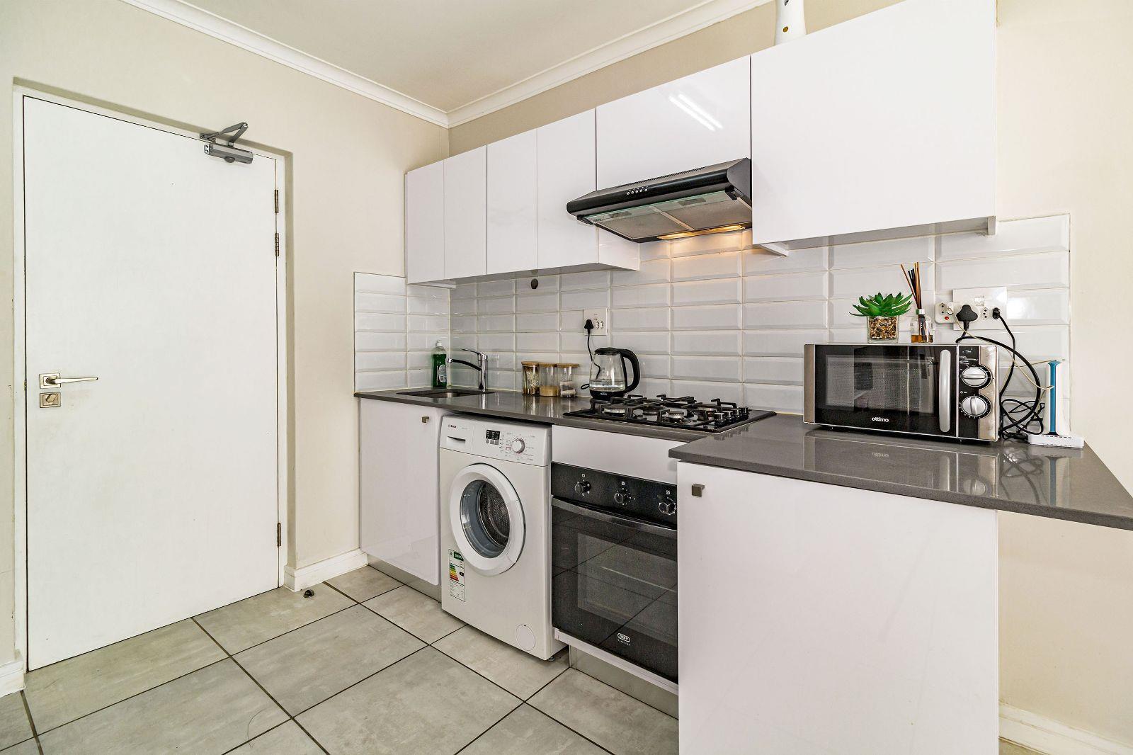 1 Bedroom House in Paardevlei