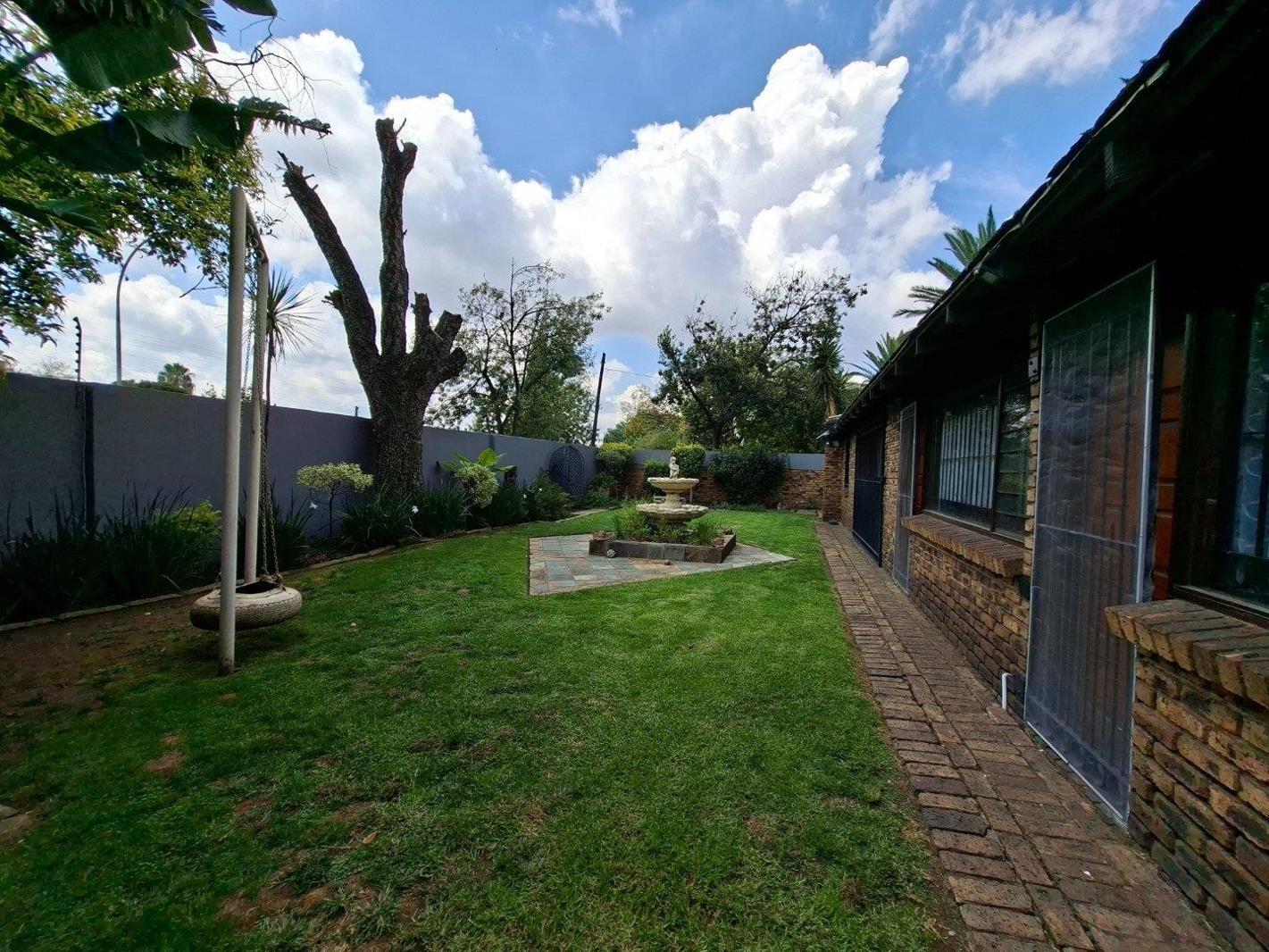 4 Bedroom House in Parkhill Gardens