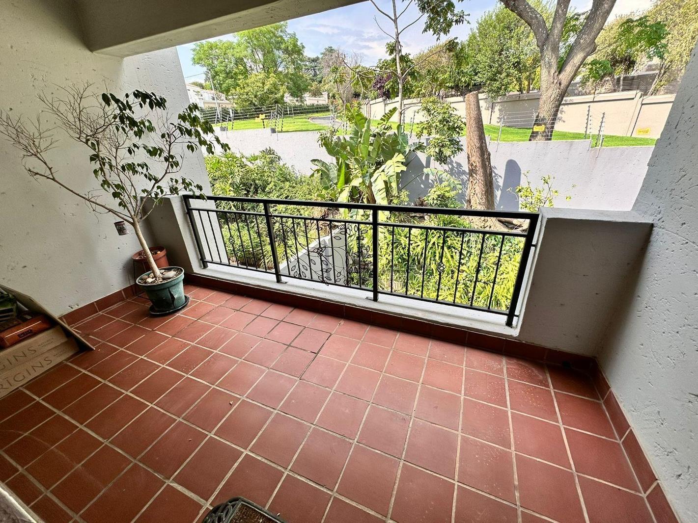 2 Bedroom Apartment in Bryanston
