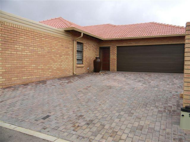 3 Bedroom Townhouse in Equestria