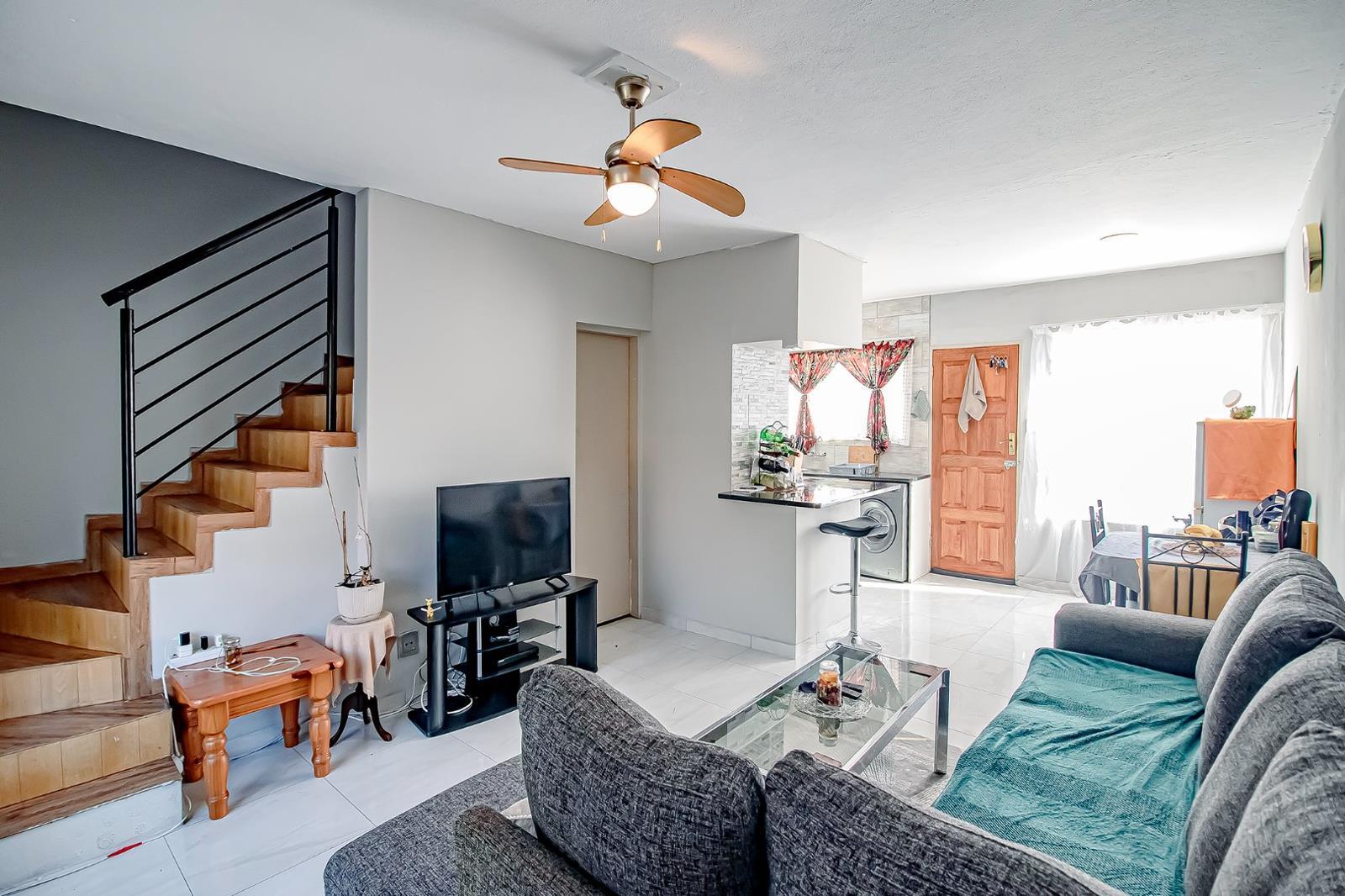 2 Bedroom Townhouse in Sinoville
