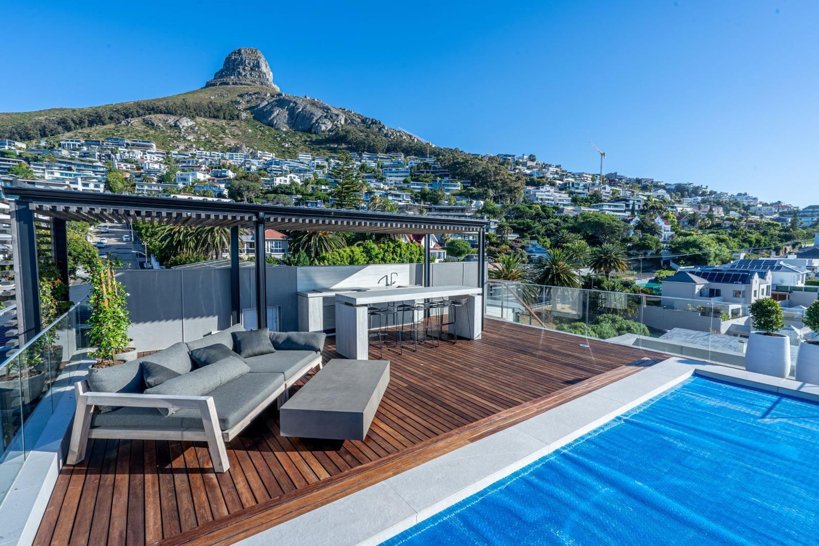 3 Bedroom Apartment in Bantry Bay