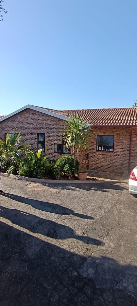 3 Bedroom Townhouse in Noordheuwel