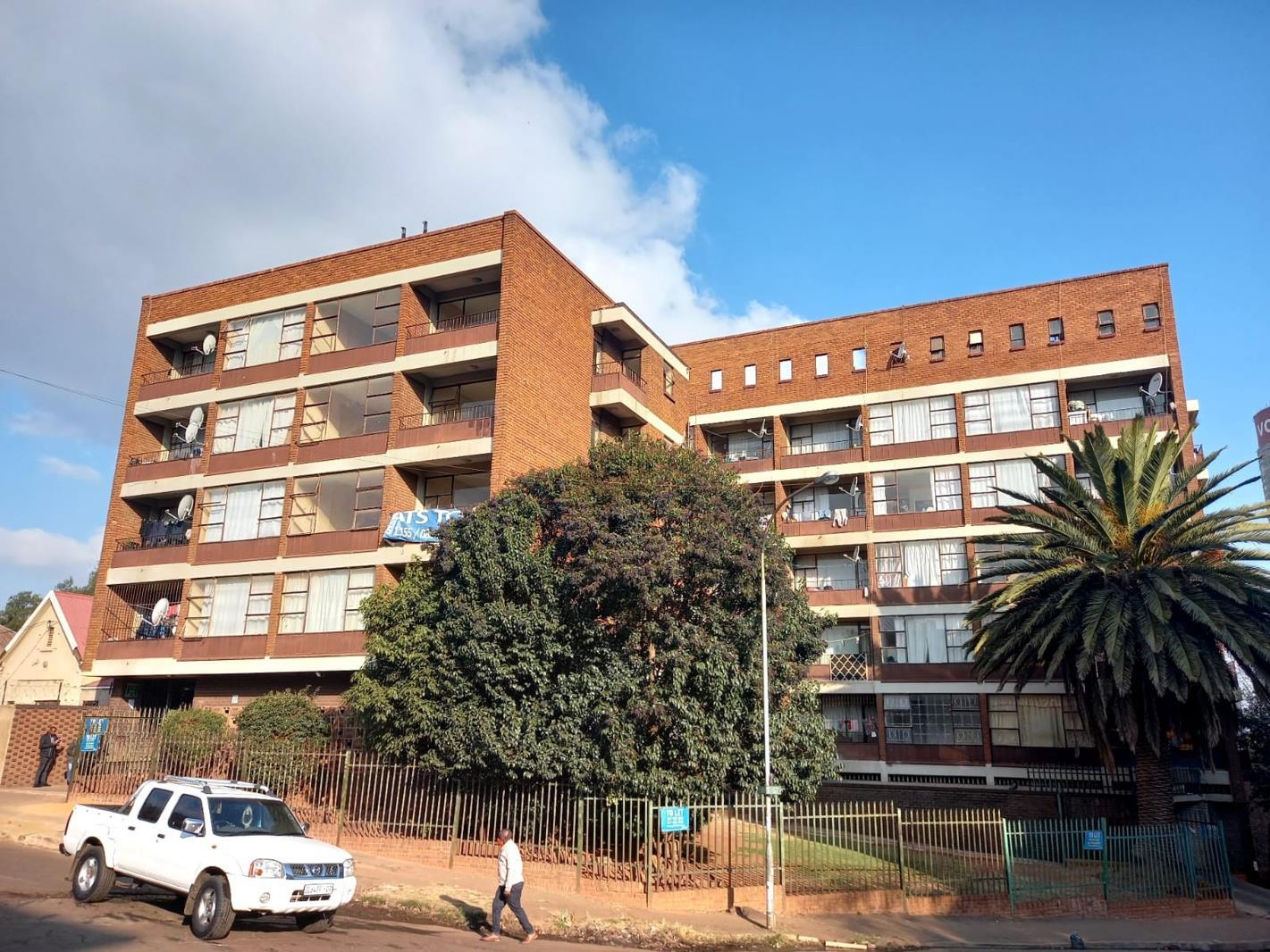 2 Bedroom Flat in Yeoville