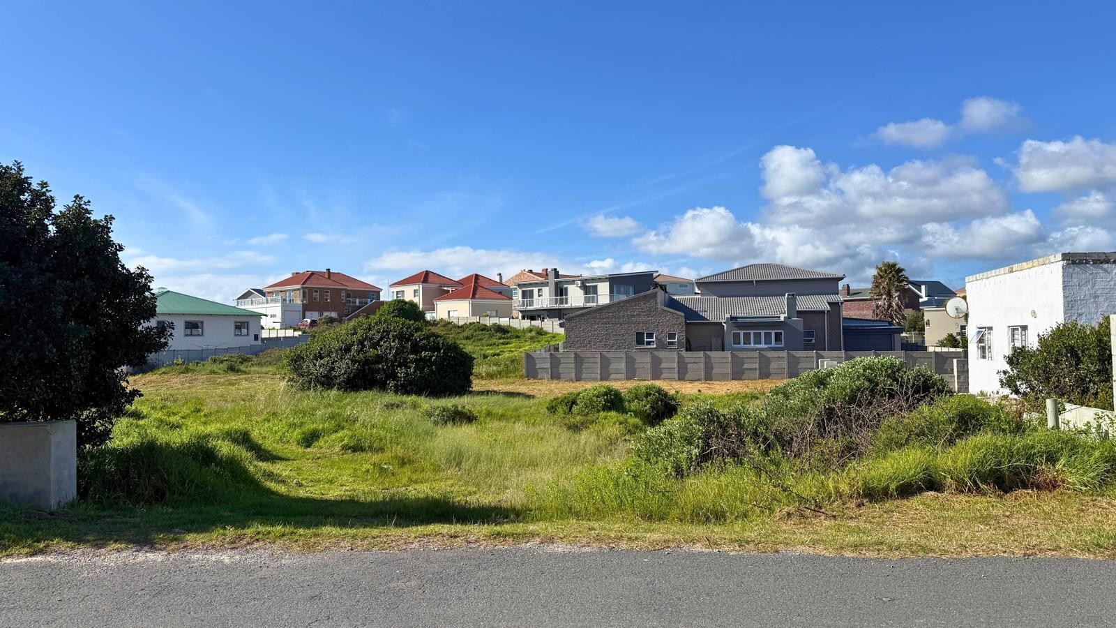604 m² Land available in Perlemoenbaai