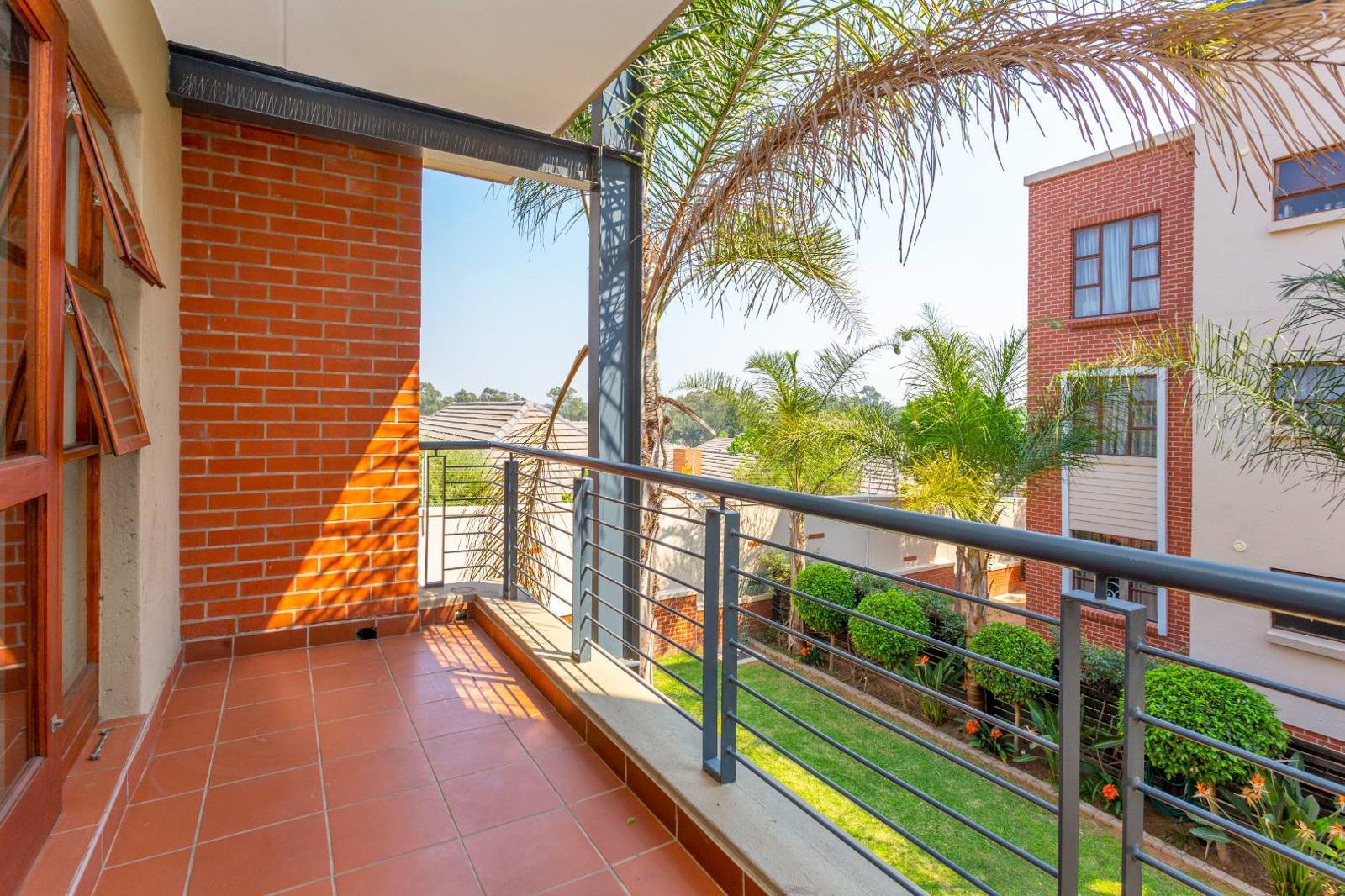 2 Bedroom Apartment in Douglasdale
