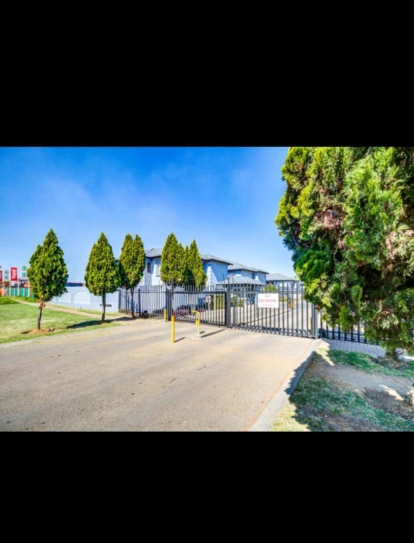 2 Bedroom Townhouse in Crystal Park
