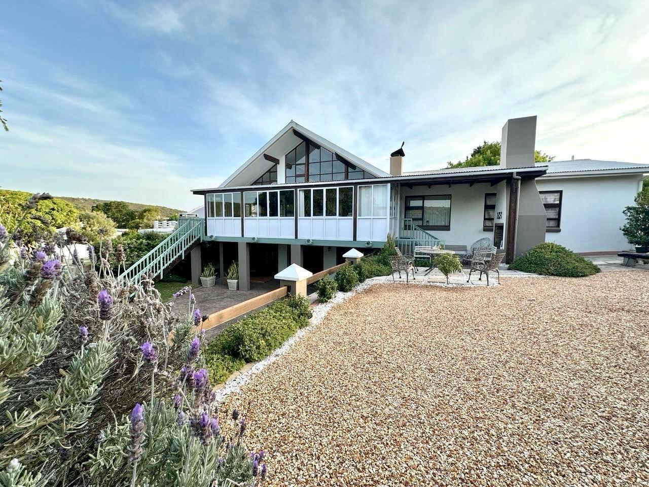 5 Bedroom House in Stilbaai Wes
