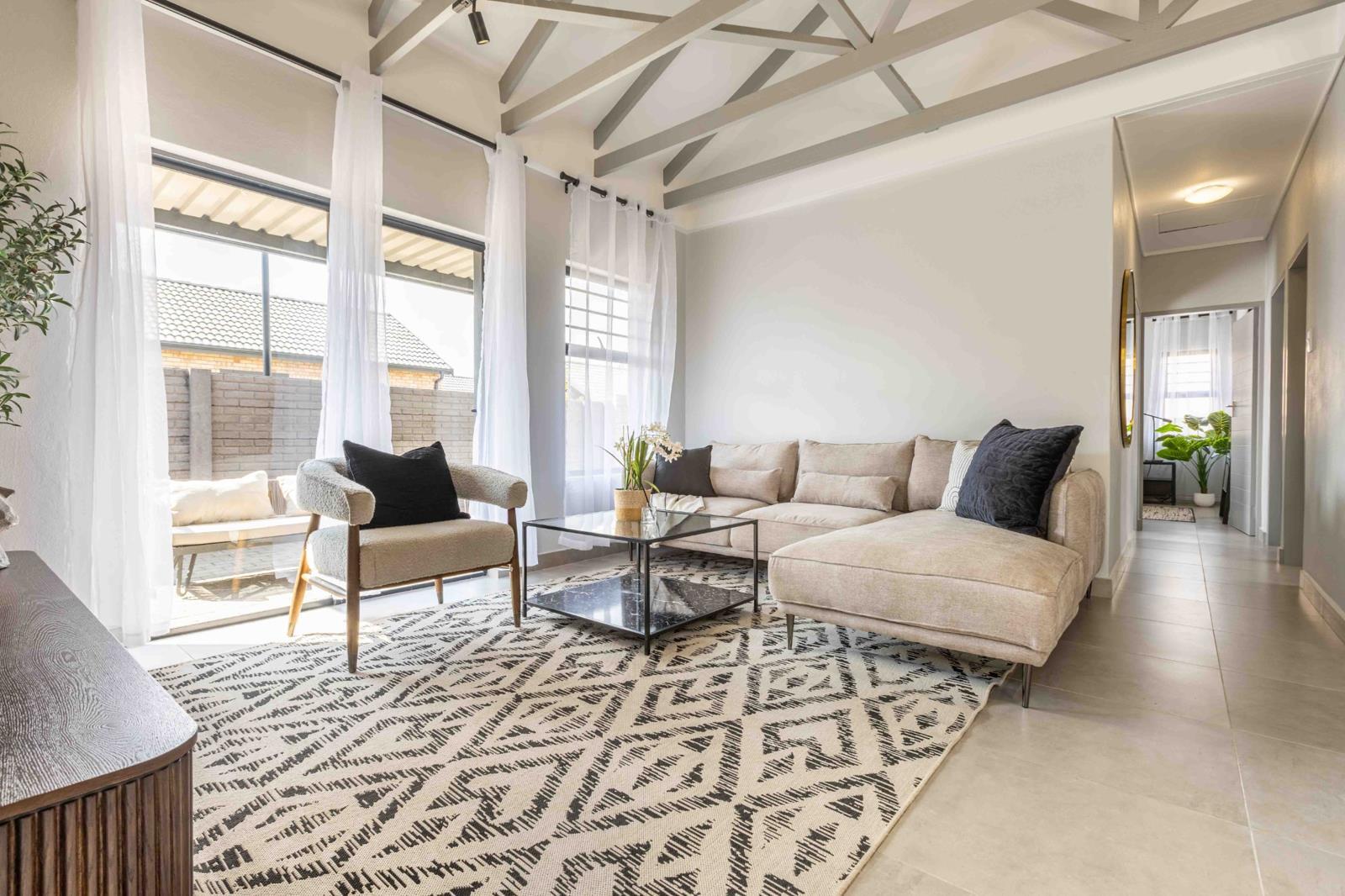 3 Bedroom House in Monavoni AH