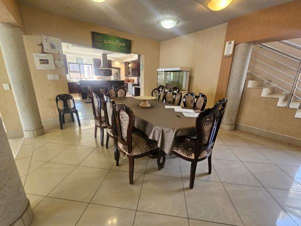 6 Bedroom House in Glenvista
