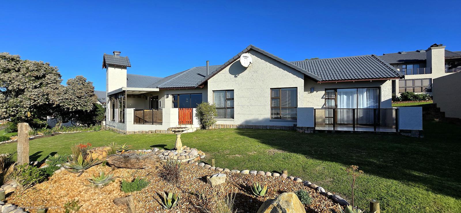 3 Bedroom House in Mossel Bay Golf Estate
